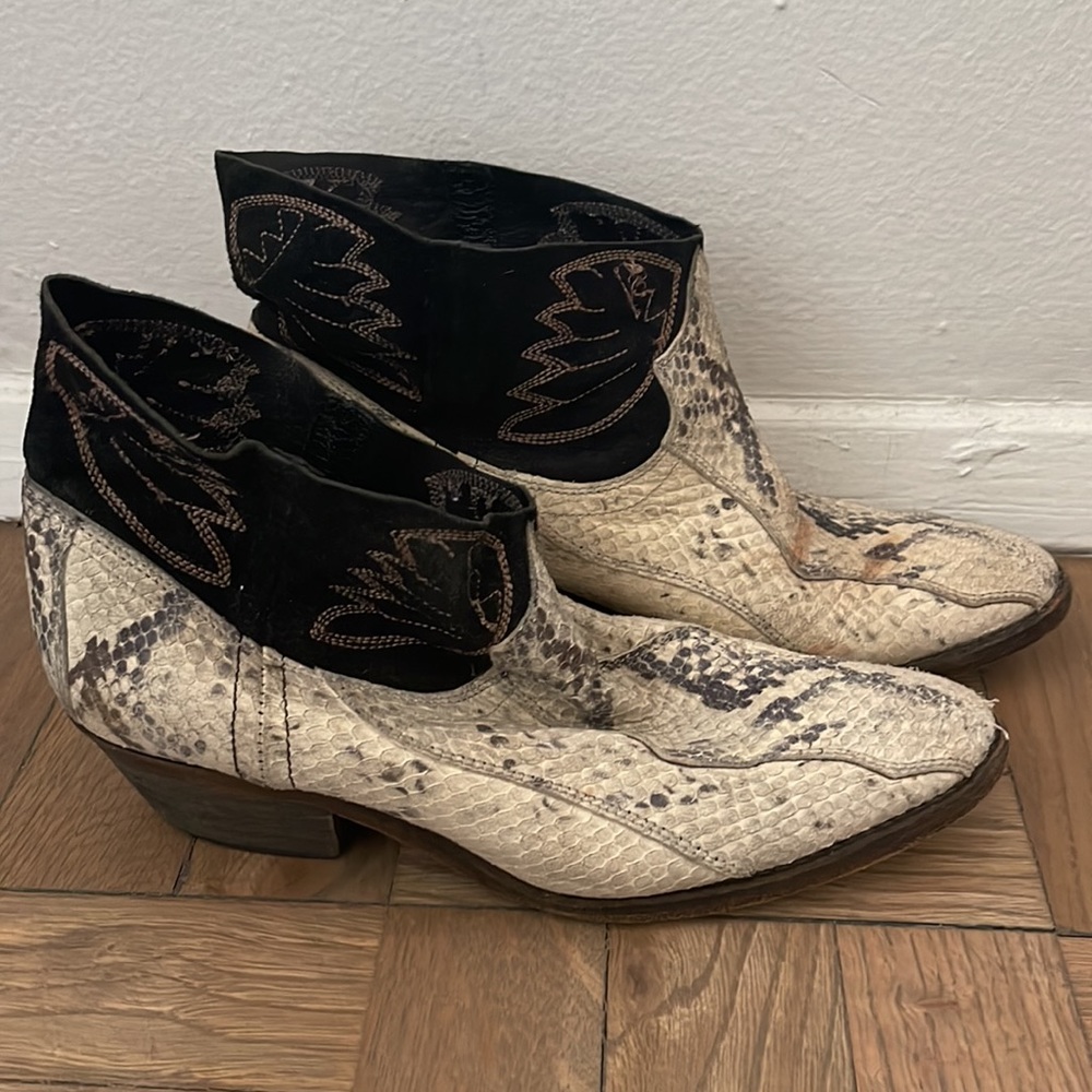 Free people cowboy bootie size 37 vintage white leather black suede
